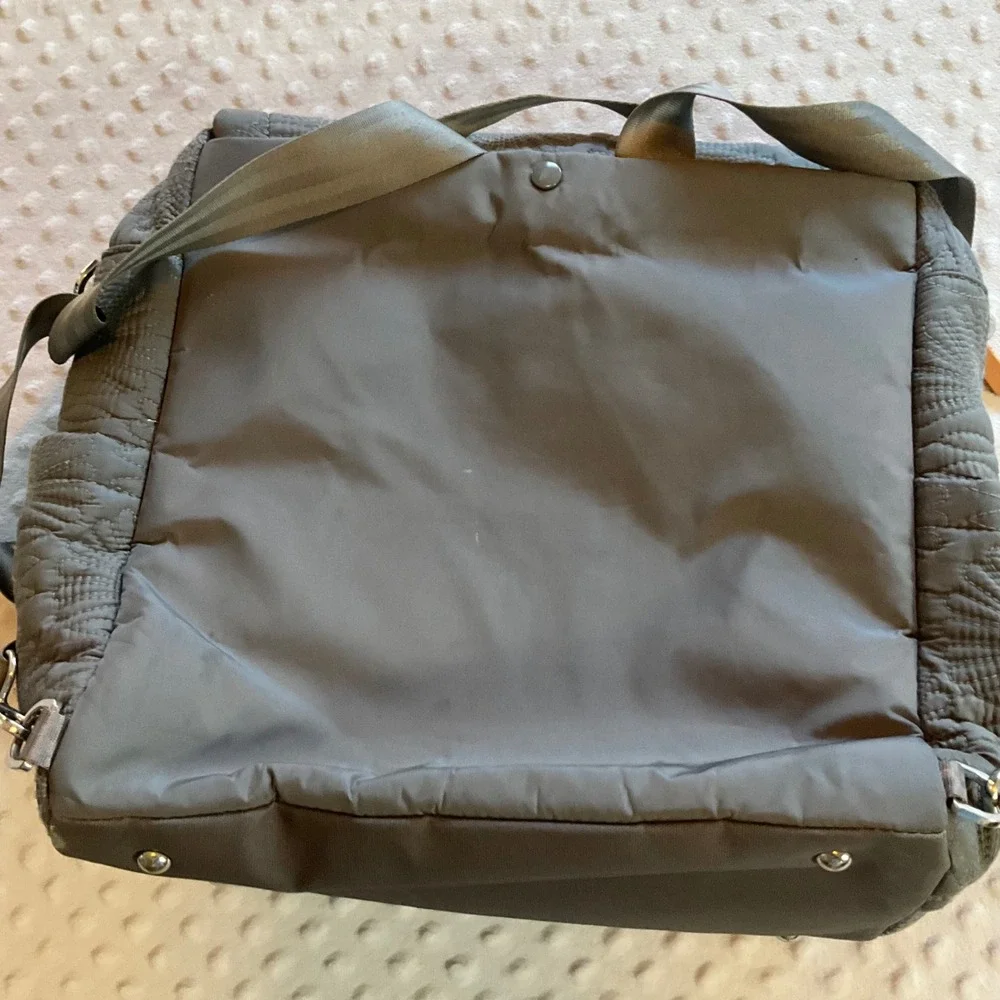 Petunia Pickle Bottom Diaper Bag Backpack One Size Gray Quilted Boxy Backpack